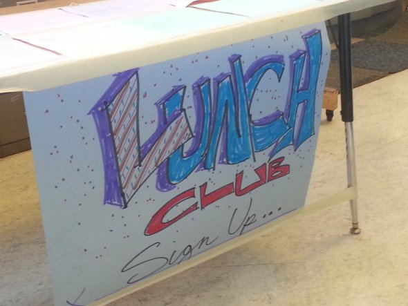 Lunchtime clubs sign